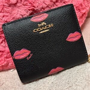 NEW Coach Snap Wallet in Black Multi with Pink Lips Print - Limited Edition.